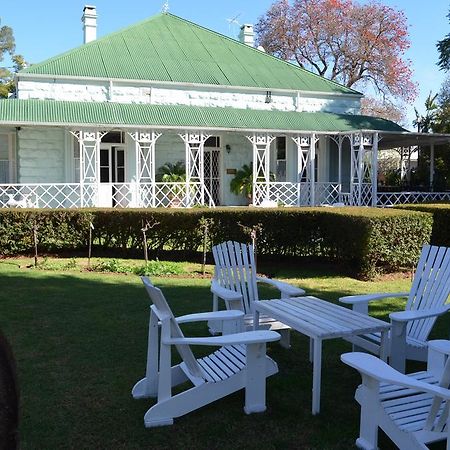 Bed and Breakfast Adley House à Oudtshoorn Extérieur photo