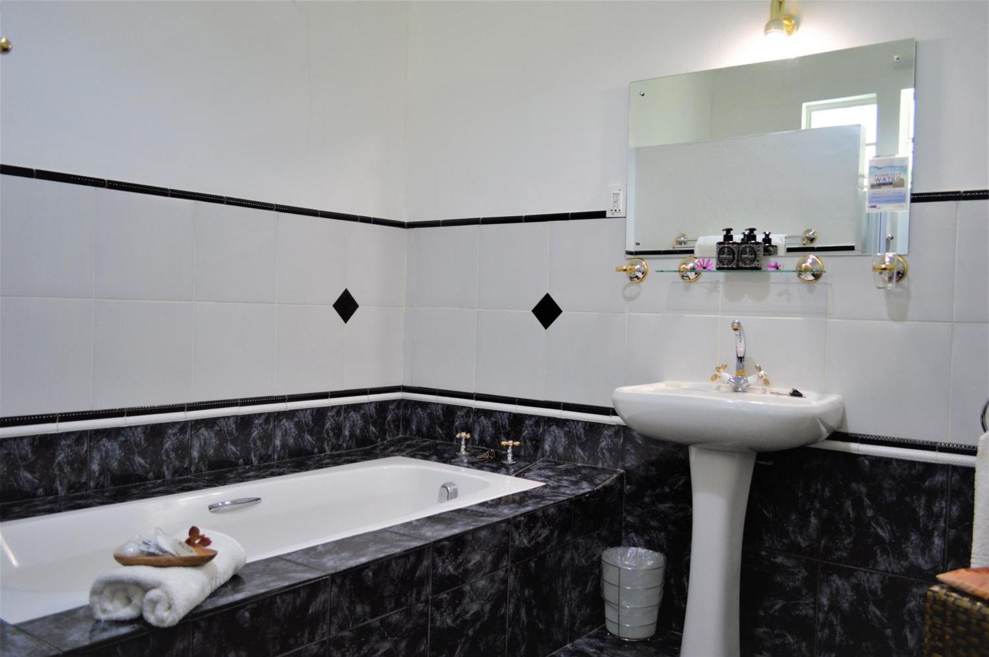 Bed and Breakfast Adley House à Oudtshoorn Extérieur photo