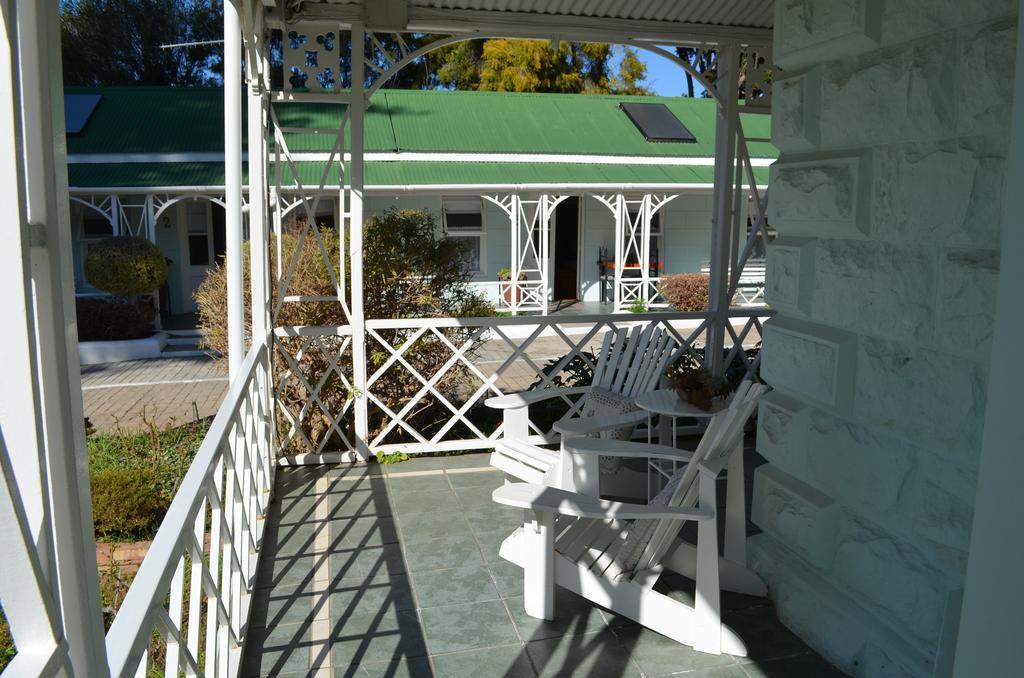 Bed and Breakfast Adley House à Oudtshoorn Extérieur photo