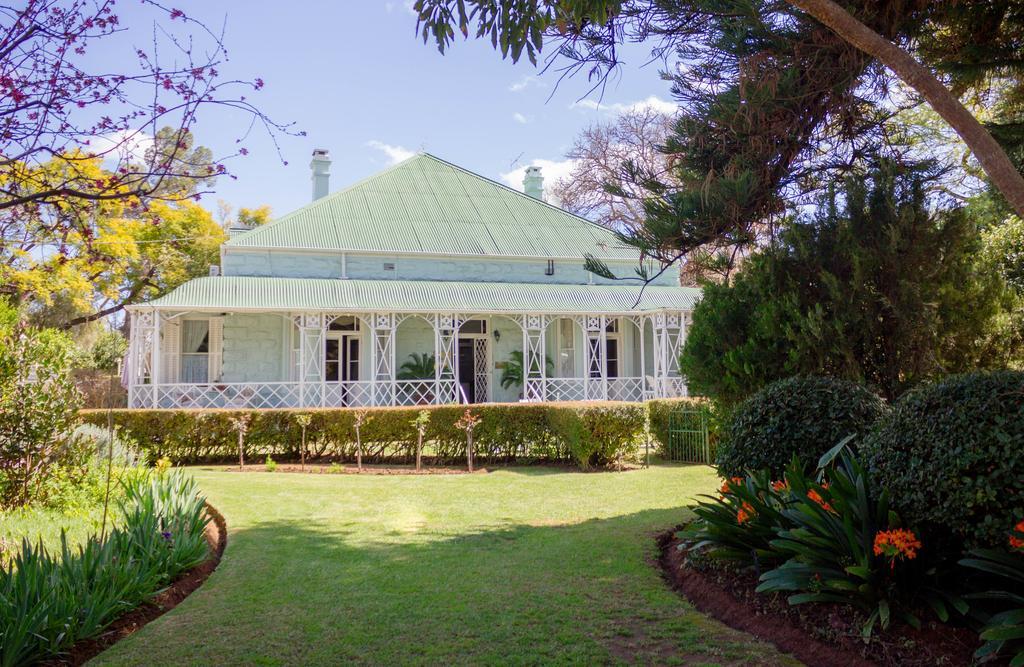 Bed and Breakfast Adley House à Oudtshoorn Extérieur photo