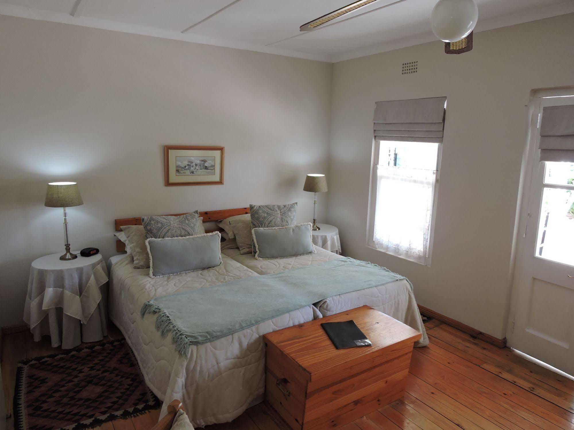 Bed and Breakfast Adley House à Oudtshoorn Extérieur photo