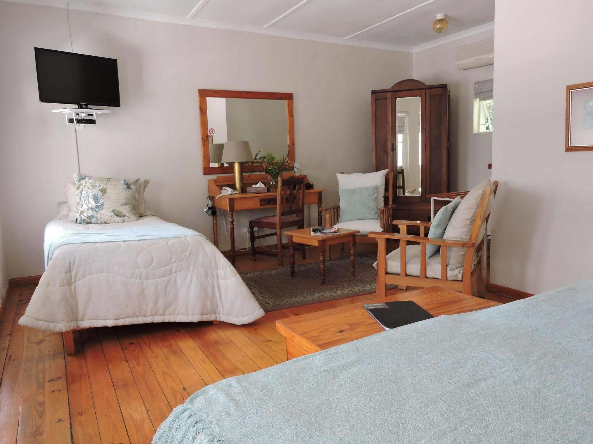 Bed and Breakfast Adley House à Oudtshoorn Extérieur photo