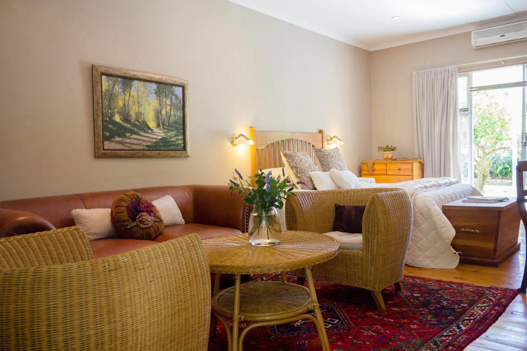 Bed and Breakfast Adley House à Oudtshoorn Extérieur photo