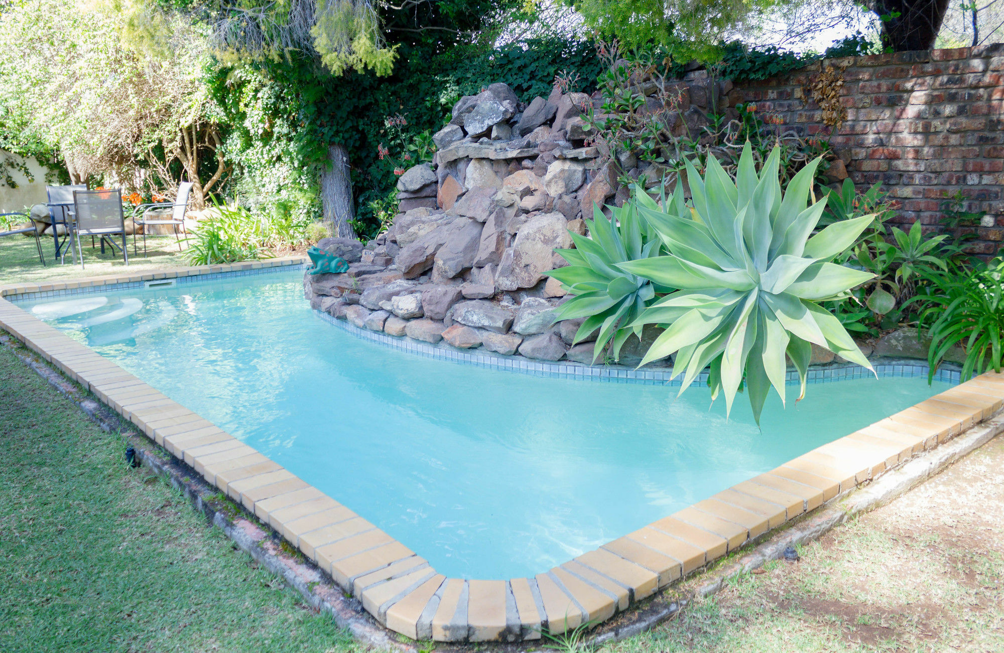Bed and Breakfast Adley House à Oudtshoorn Extérieur photo