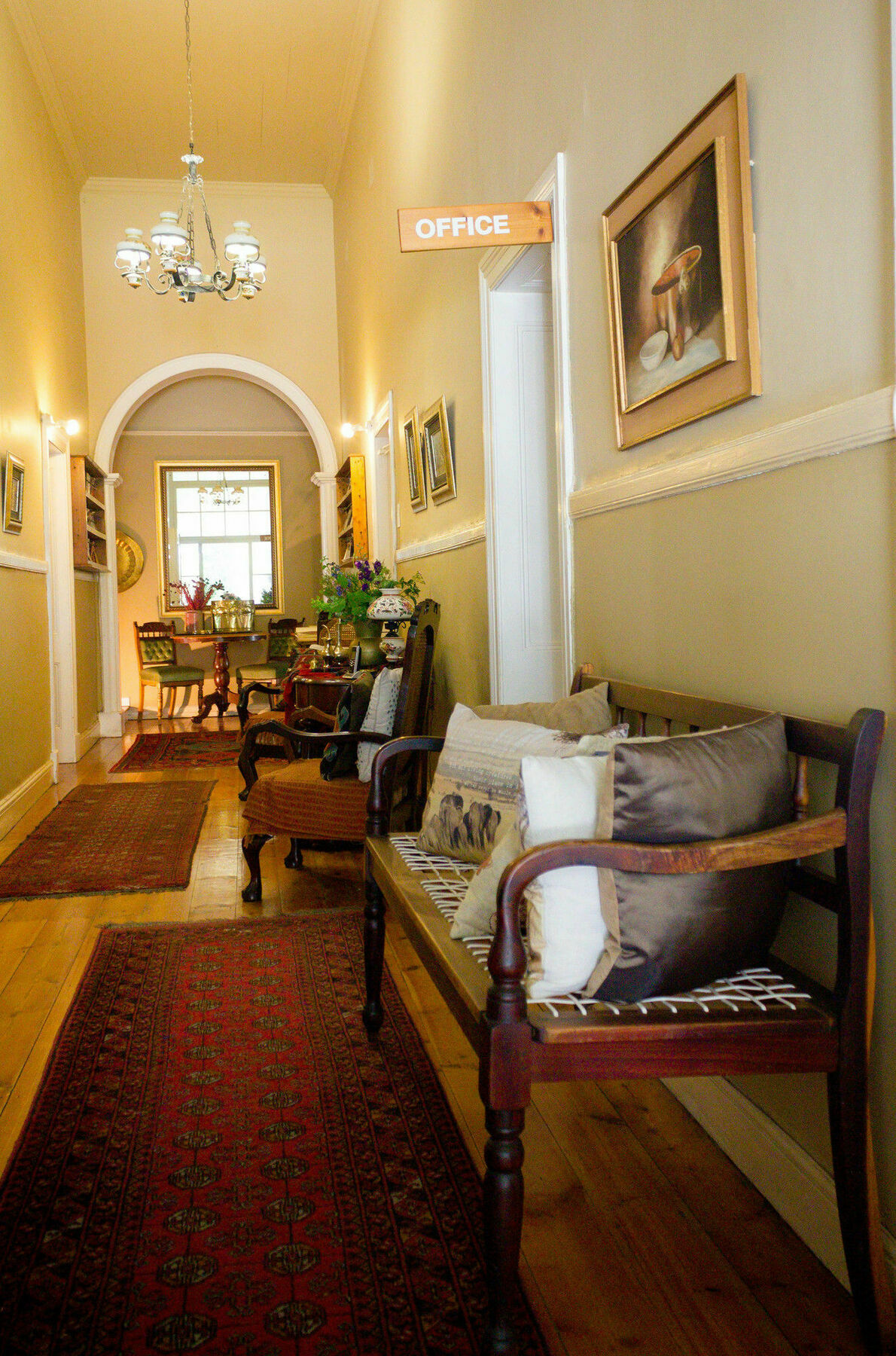 Bed and Breakfast Adley House à Oudtshoorn Extérieur photo